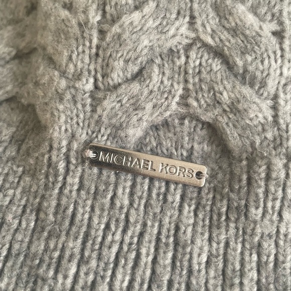 MICHAEL Michael Kors Gray Turtleneck Sweater. Pre-Owned. - Picture 6 of 8